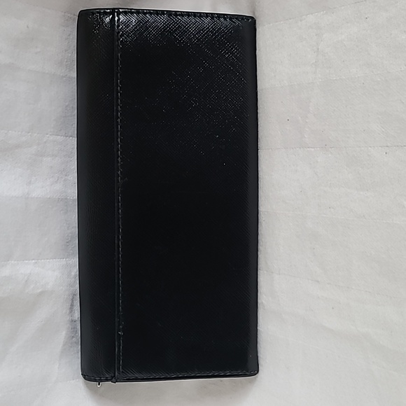 Salvatore Ferragamo Black Snap Wallet - Picture 4 of 16